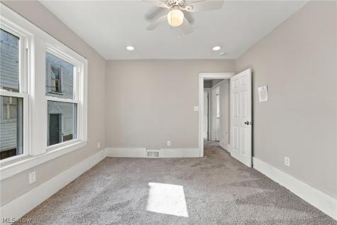 3692-3694 E 147th Street Cleveland OH 44120