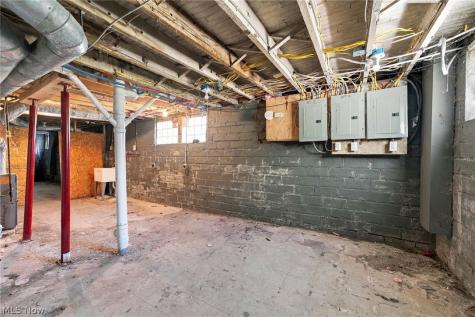 3692-3694 E 147th Street Cleveland OH 44120
