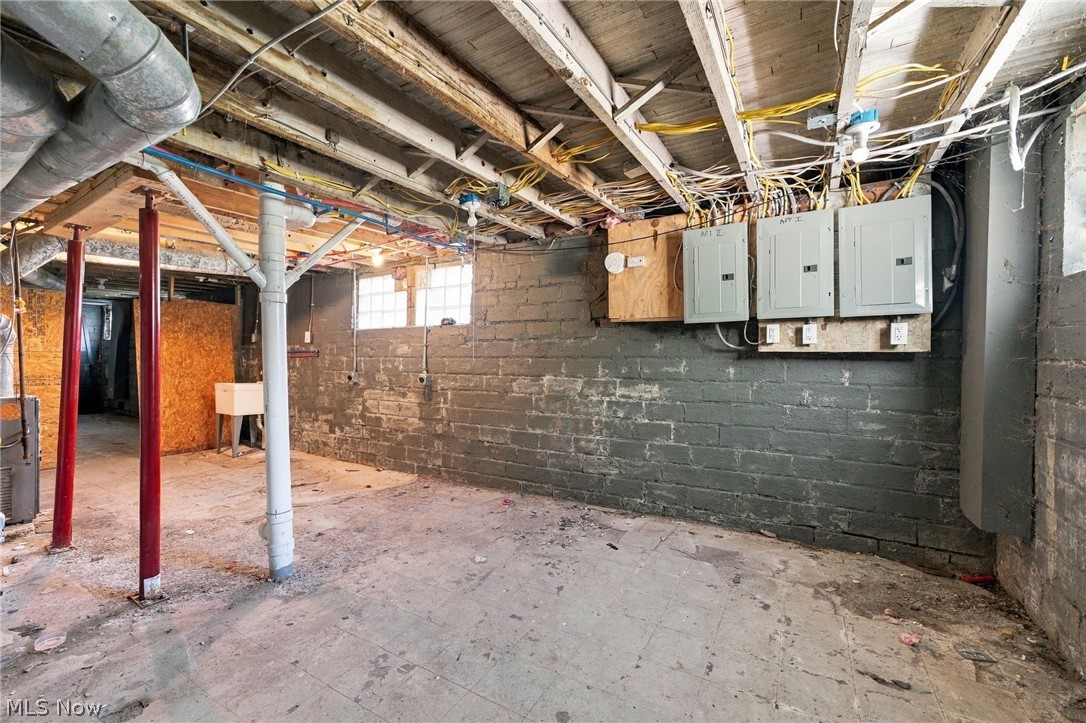 3692-3694 E 147th Street Cleveland OH 44120
