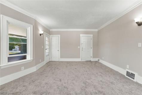 3692-3694 E 147th Street Cleveland OH 44120