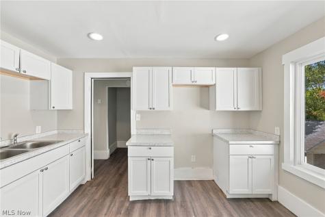 3692-3694 E 147th Street Cleveland OH 44120