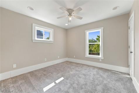 3692-3694 E 147th Street Cleveland OH 44120