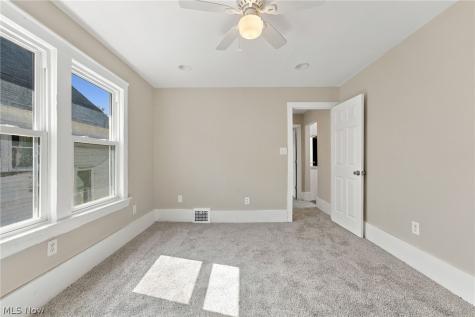 3692-3694 E 147th Street Cleveland OH 44120