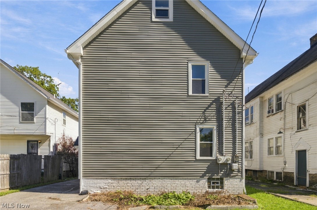 3692-3694 E 147th Street Cleveland OH 44120