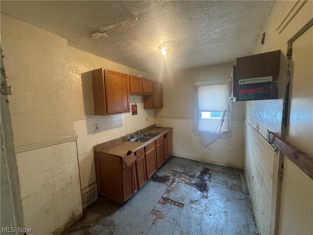 13921 Mayfair Avenue East Cleveland OH 44112