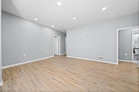 3925 Riverside Avenue Cleveland OH 44109
