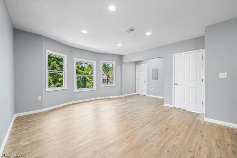3925 Riverside Avenue Cleveland OH 44109