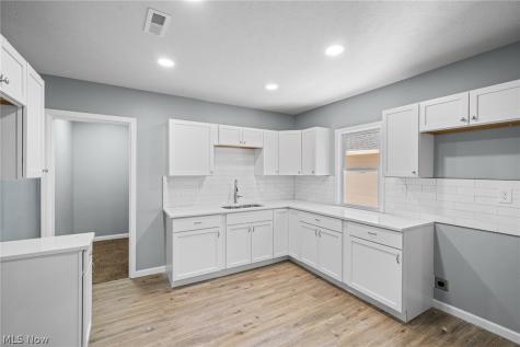 3925 Riverside Avenue Cleveland OH 44109