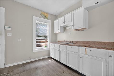 1186 E 114th Street Cleveland OH 44108