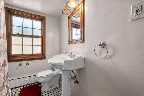 18428 Winslow Road Shaker Heights OH 44122