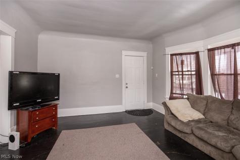 10322 Parkgate Avenue Cleveland OH 44108