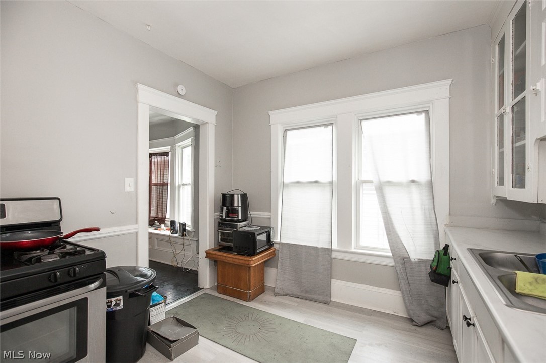 10322 Parkgate Avenue Cleveland OH 44108