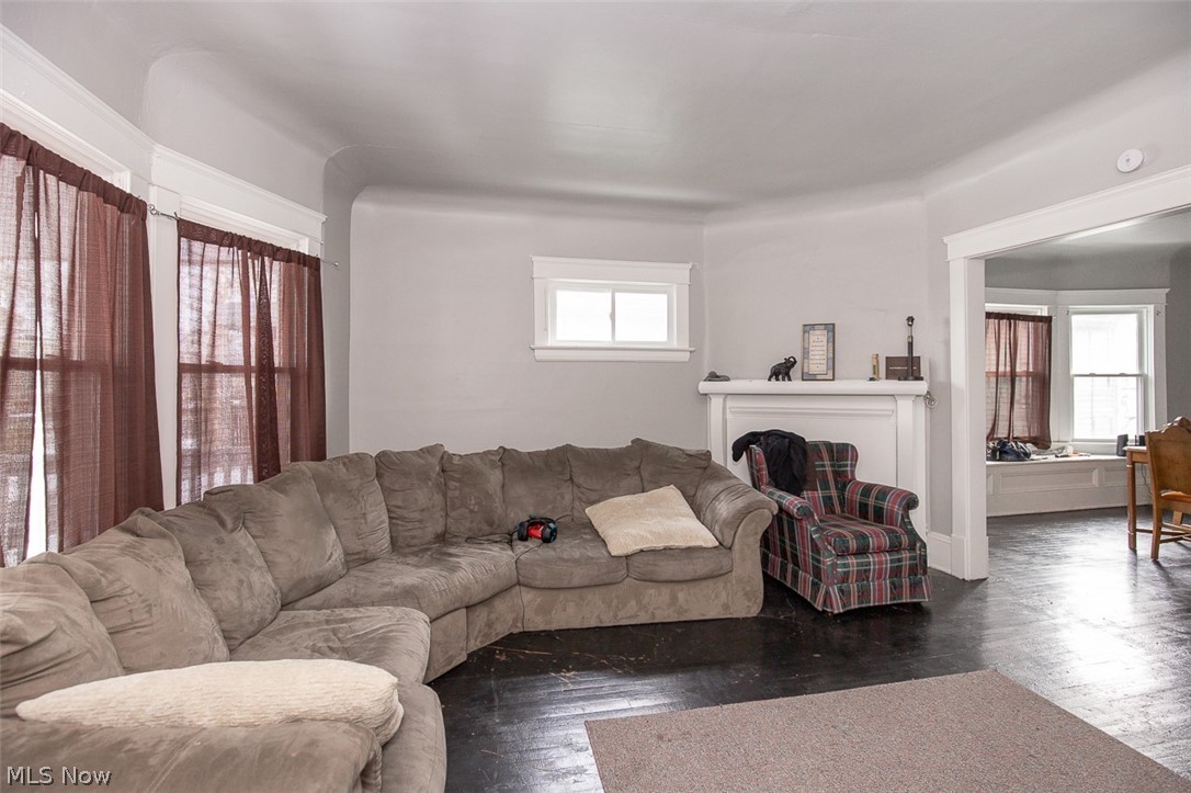 10322 Parkgate Avenue Cleveland OH 44108