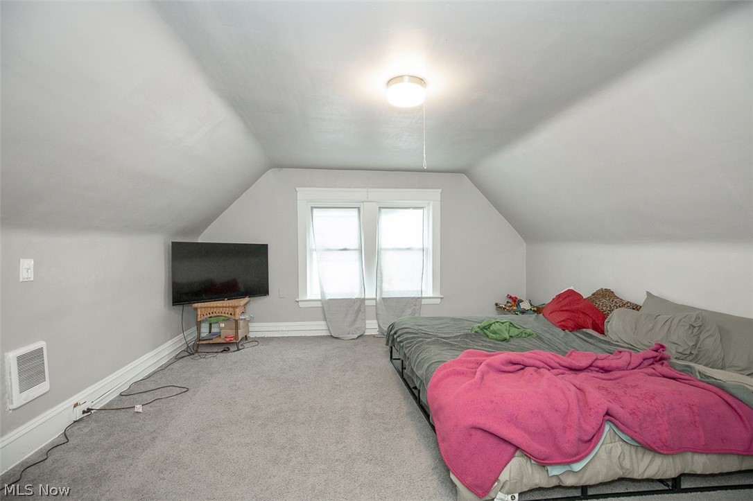 10322 Parkgate Avenue Cleveland OH 44108