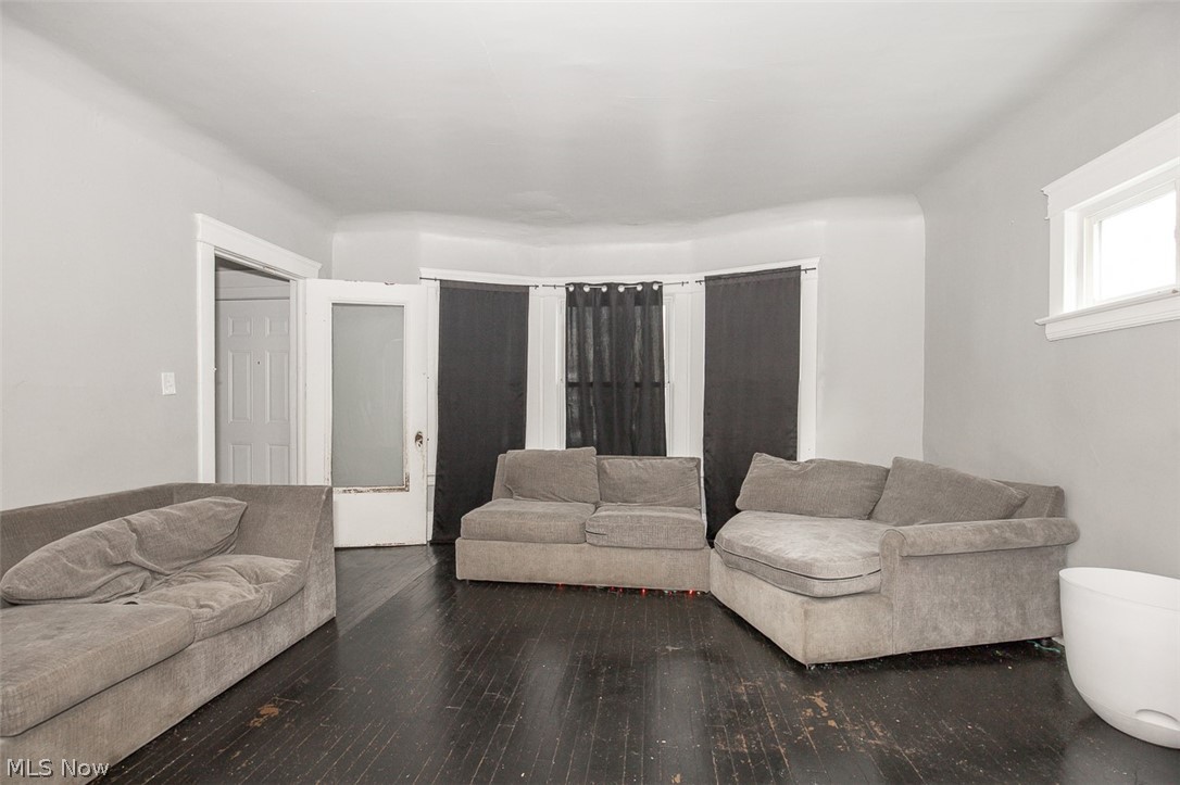 10322 Parkgate Avenue Cleveland OH 44108
