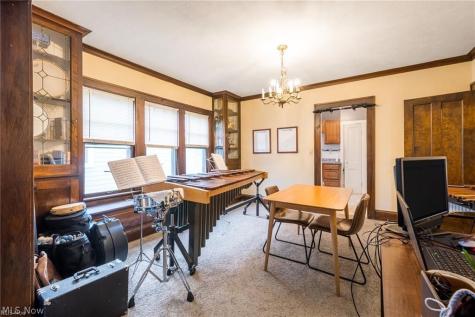 12905 Arliss Drive Lakewood OH 44107