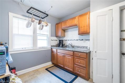12905 Arliss Drive Lakewood OH 44107