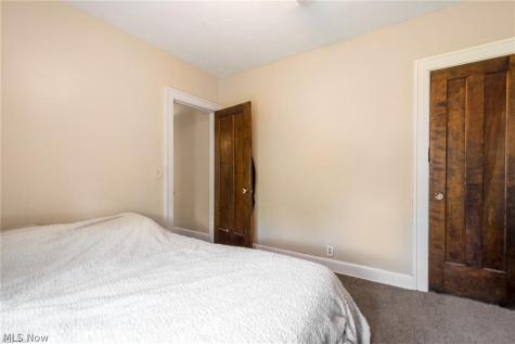12905 Arliss Drive Lakewood OH 44107