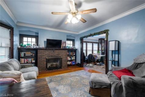12905 Arliss Drive Lakewood OH 44107