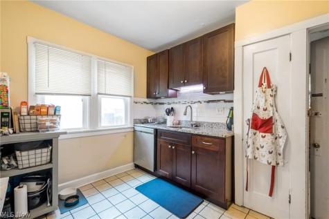 12905 Arliss Drive Lakewood OH 44107