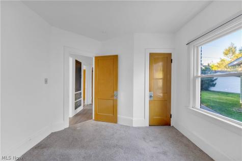 10004 Park Heights Avenue Garfield Heights OH 44125