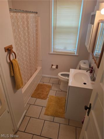 6811 Worley Avenue Cleveland OH 44105