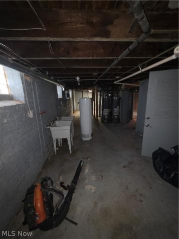 6811 Worley Avenue Cleveland OH 44105