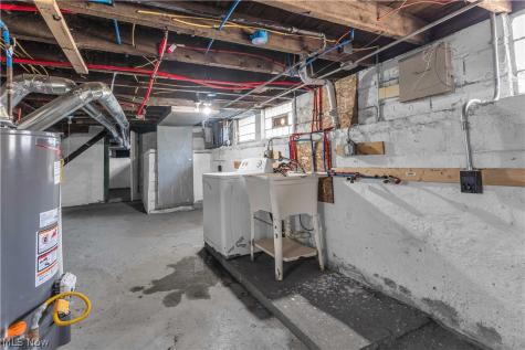 3359 E 65th Street Cleveland OH 44127