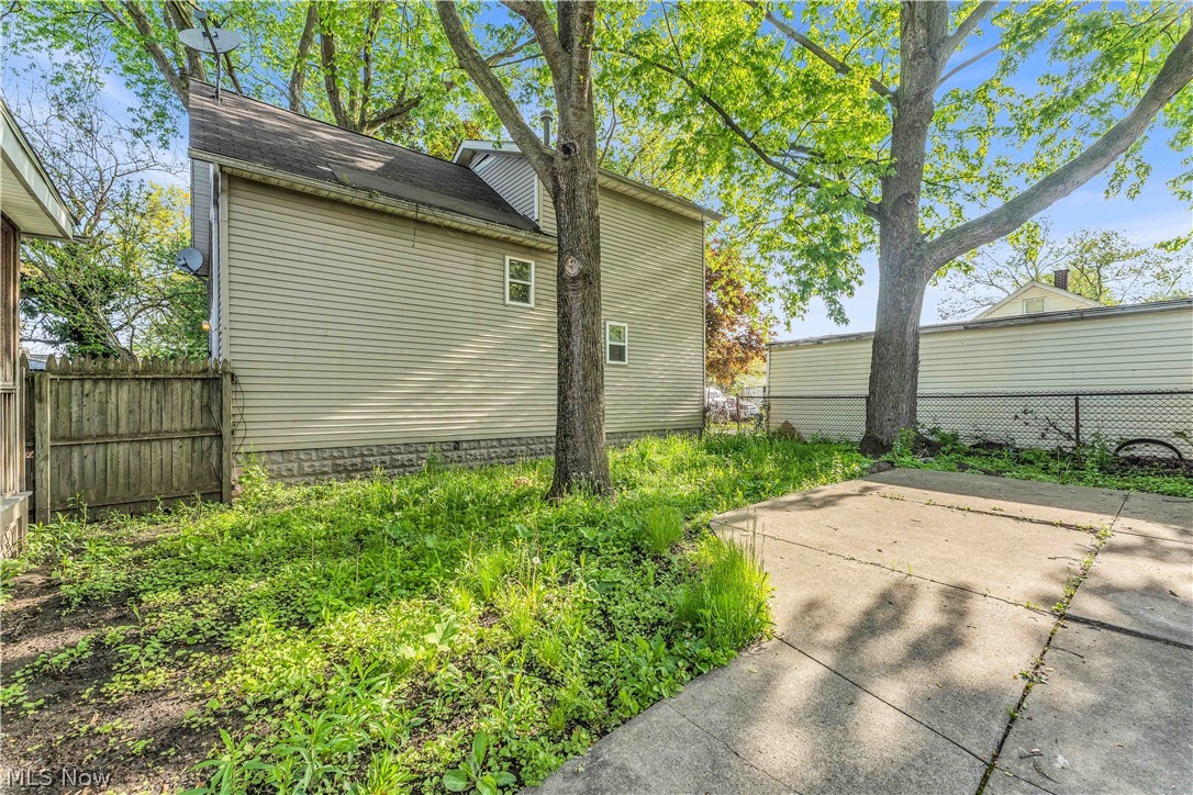 3359 E 65th Street Cleveland OH 44127