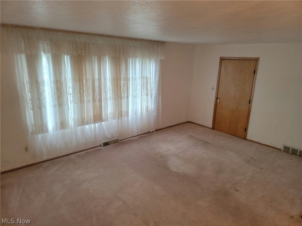 535 E 208th Street Euclid OH 44119