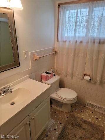 535 E 208th Street Euclid OH 44119