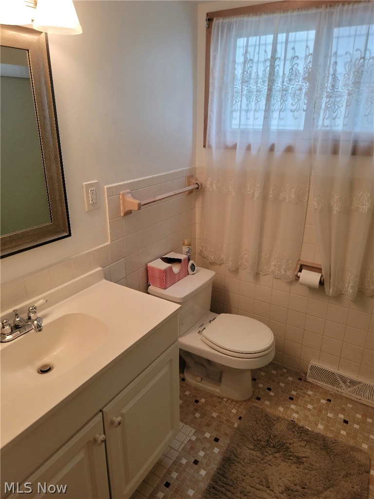 535 E 208th Street Euclid OH 44119