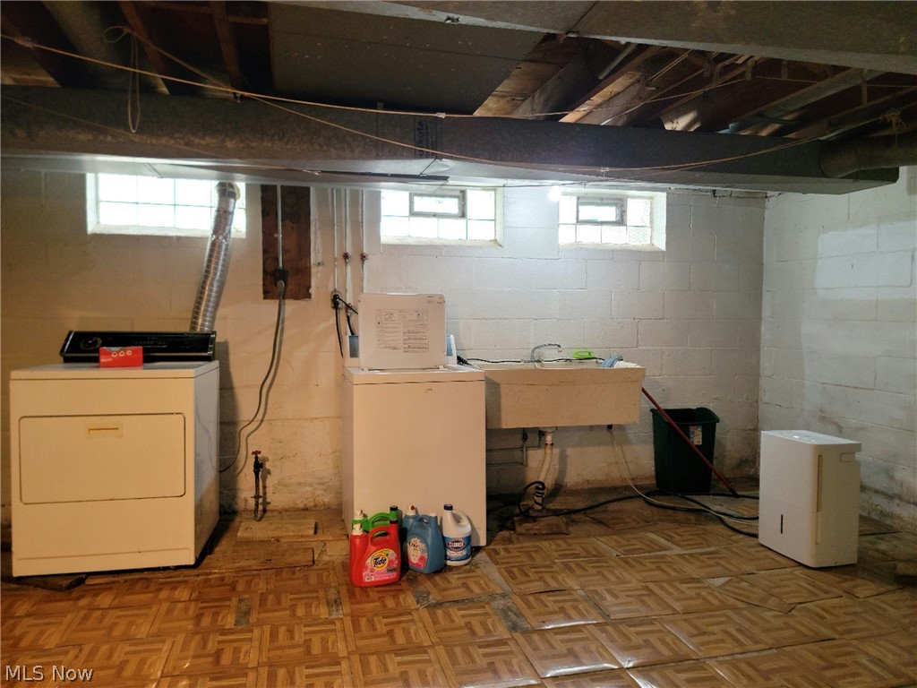 535 E 208th Street Euclid OH 44119