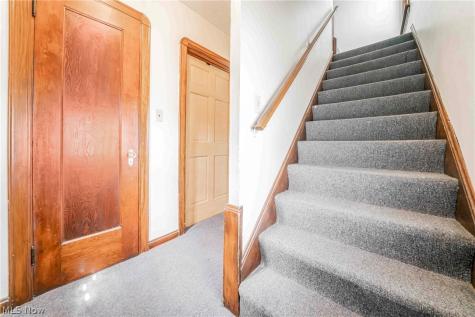 15506 Lydian Avenue Cleveland OH 44111