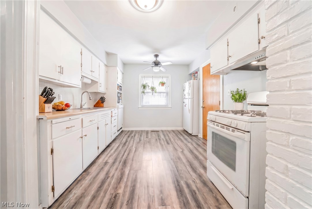15506 Lydian Avenue Cleveland OH 44111