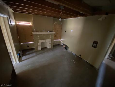 15213 Ridpath Avenue Cleveland OH 44110