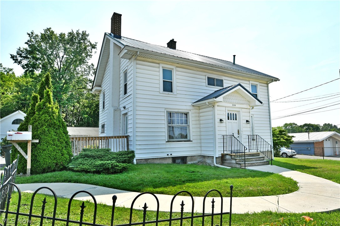 3238 Youngstown Road SE Warren OH 44484