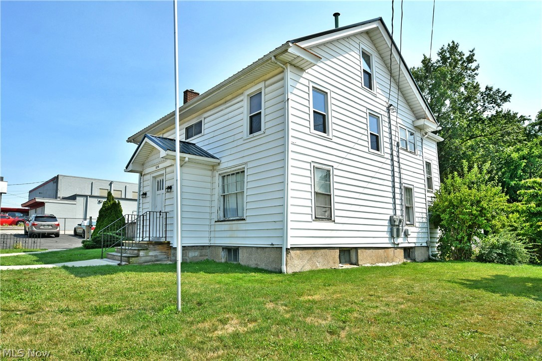 3238 Youngstown Road SE Warren OH 44484