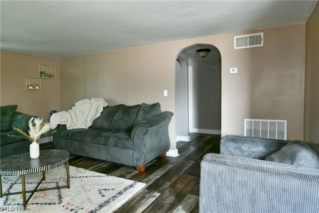 3238 Youngstown Road SE Warren OH 44484