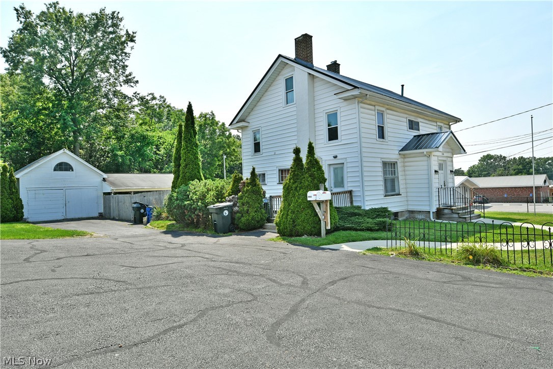 3238 Youngstown Road SE Warren OH 44484