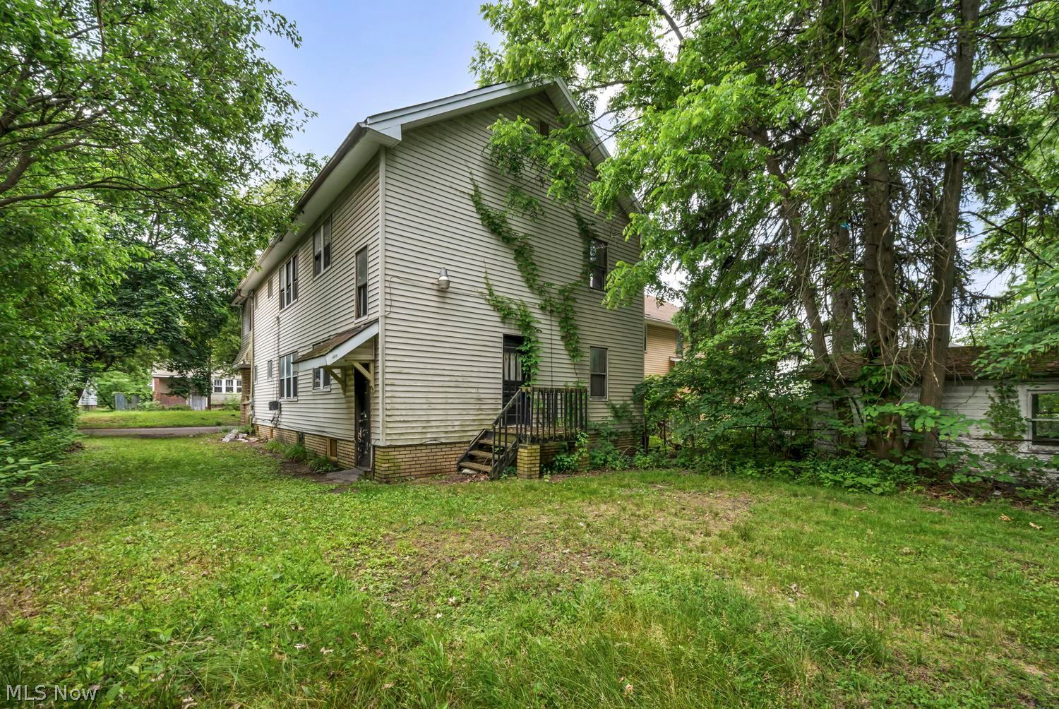 885-887 Bye Street Akron OH 44320