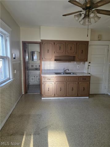 3660 E 76th Street Cleveland OH 44105