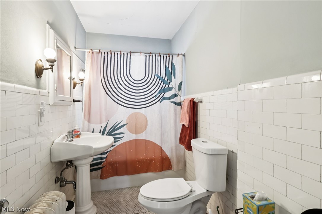 2305 S Overlook Road Cleveland Heights OH 44106