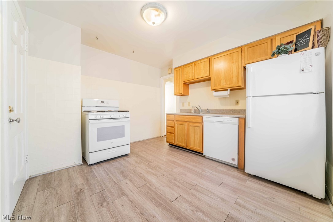 14603 Garfield Avenue Lakewood OH 44107