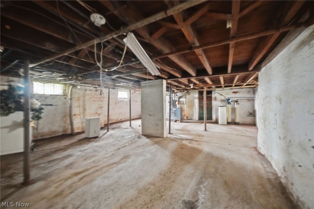 934 Middle Avenue Elyria OH 44035