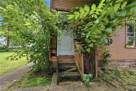 934 Middle Avenue Elyria OH 44035
