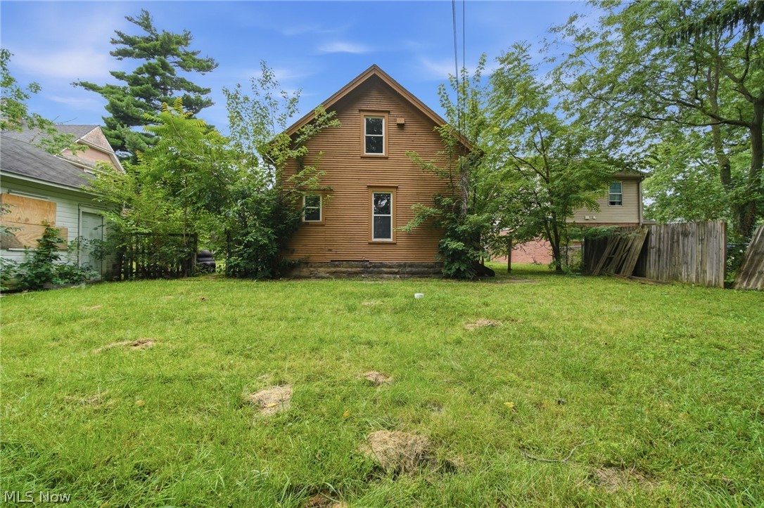 934 Middle Avenue Elyria OH 44035