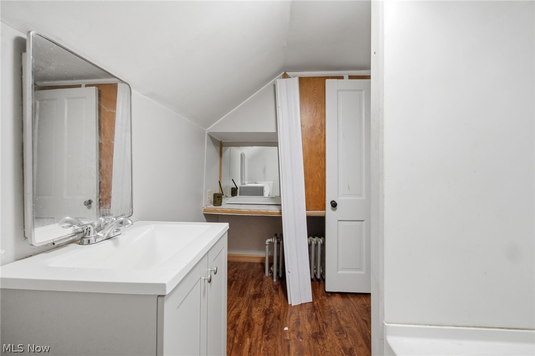 934 Middle Avenue Elyria OH 44035