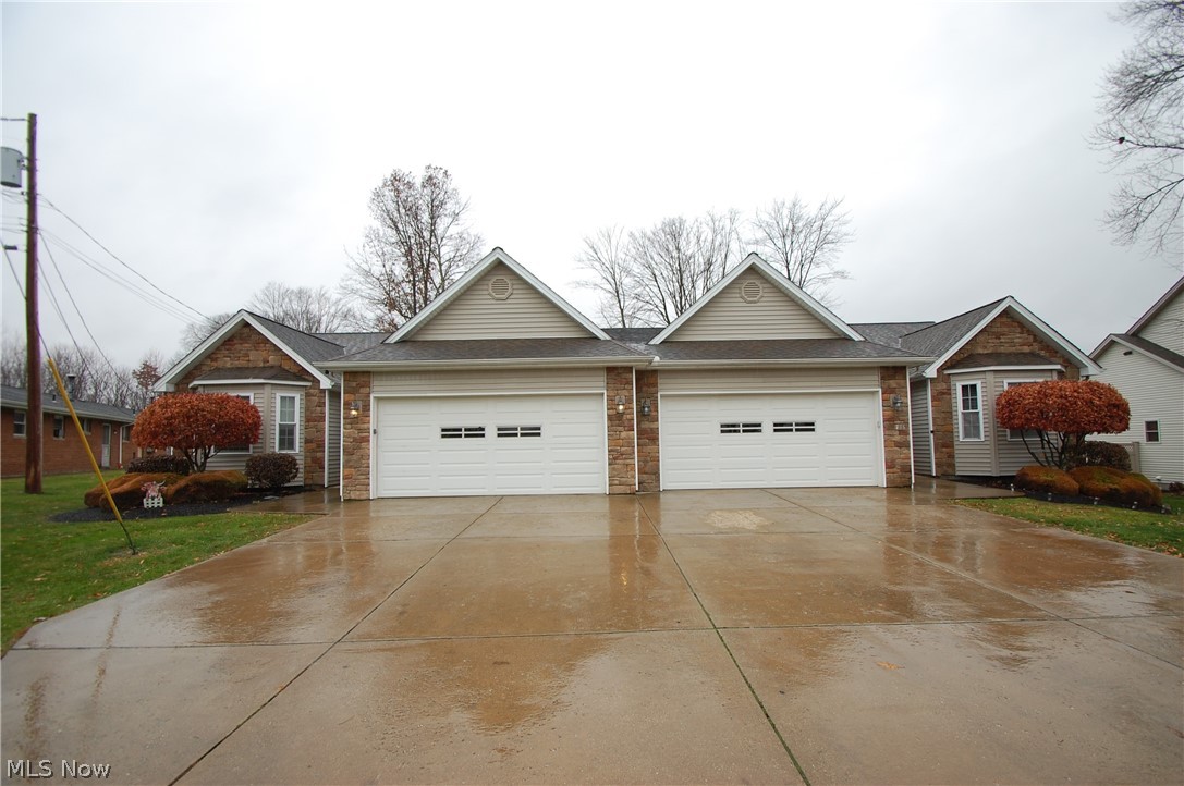 784 Elmwood Drive Hubbard OH 44425