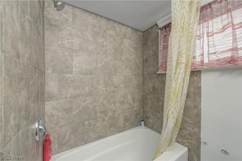 1631 Cohassett Avenue Lakewood OH 44107